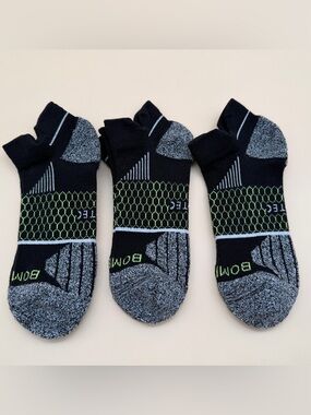 Bombas Ankle socks Unisex Black Yellow Hex Tec Size Medium 3 pairs NWOT